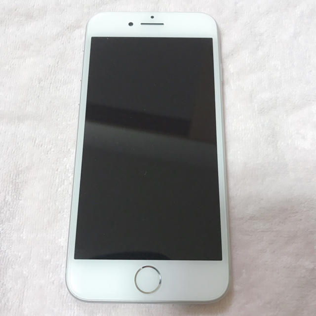 超美品✩.*˚iPhone8 シルバー 64GB au 2