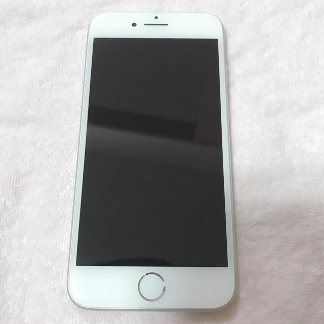 超美品✩.*˚iPhone8 シルバー 64GB au - 2