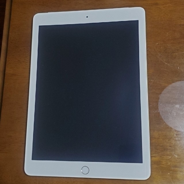 ipad 9.7 第5世代　32GB docomo