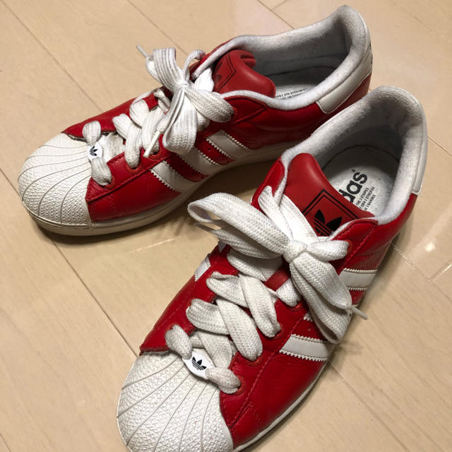 adidas(アディダス)のアディダス　スニーカー(赤) メンズの靴/シューズ(スニーカー)の商品写真