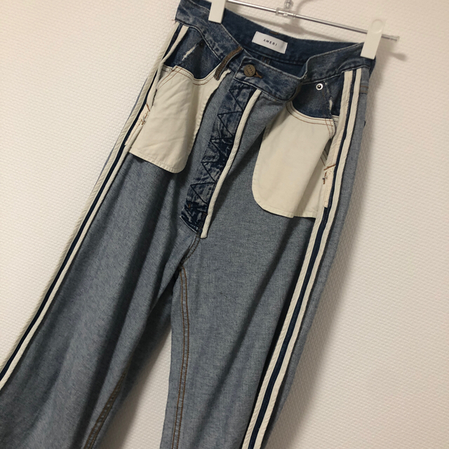 Ameri VINTAGE(アメリヴィンテージ)のAmelievintage REVERSE STRAIGHT DENIM レディースのパンツ(デニム/ジーンズ)の商品写真