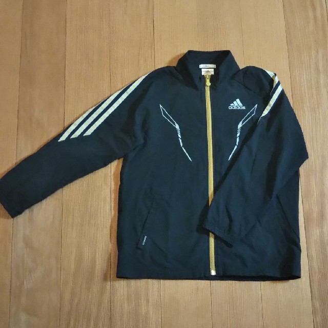 adidas(アディダス)のadidasウィンドブレーカー 140 キッズ/ベビー/マタニティのキッズ服男の子用(90cm~)(ジャケット/上着)の商品写真