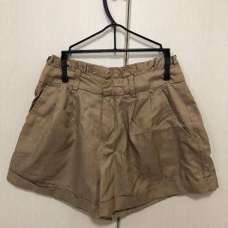 イング(INGNI)のINGNI ベージュショートパンツ(ショートパンツ)