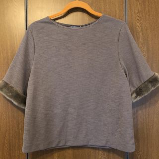 ザラ(ZARA)の未使用♡ザラ♡ファー付きトップス(カットソー(半袖/袖なし))