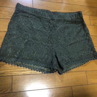 エイチアンドエム(H&M)のレース ショートパンツ(ショートパンツ)