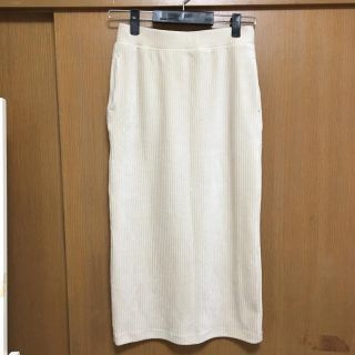 ユニクロ(UNIQLO)の【新品】コーデュロイナロースカート(ロングスカート)