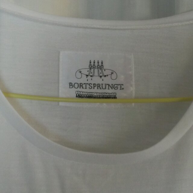 bortsprungt(ボシュプルメット)のbortsprungt レディースのトップス(Tシャツ(半袖/袖なし))の商品写真