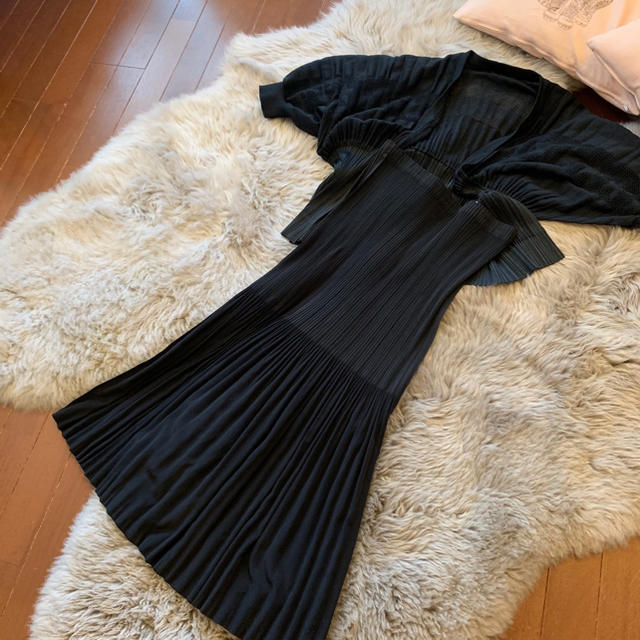 PLEATS PLEASE ISSEY MIYAKE(プリーツプリーズイッセイミヤケ)の⑦イッセイミヤケ ファーストライン 上品なスカート レディースのスカート(ロングスカート)の商品写真