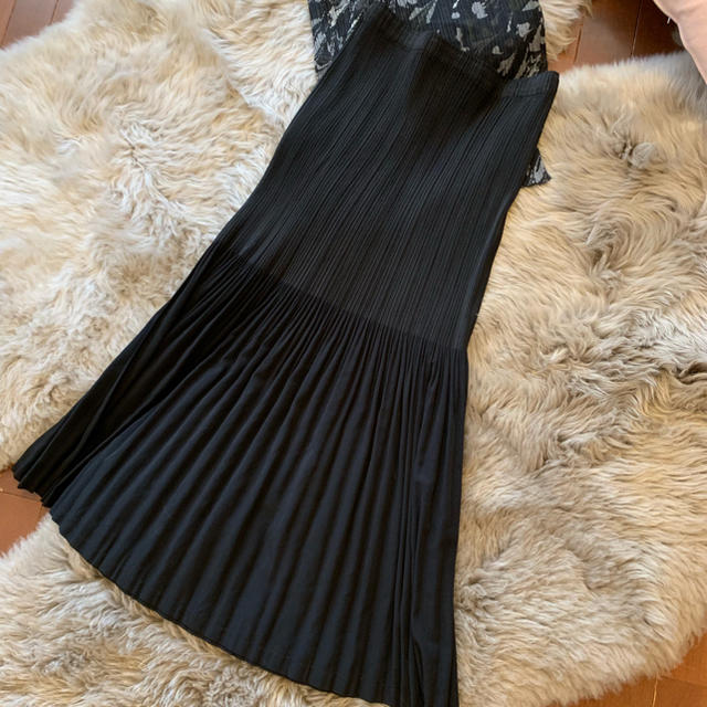 PLEATS PLEASE ISSEY MIYAKE(プリーツプリーズイッセイミヤケ)の⑦イッセイミヤケ ファーストライン 上品なスカート レディースのスカート(ロングスカート)の商品写真