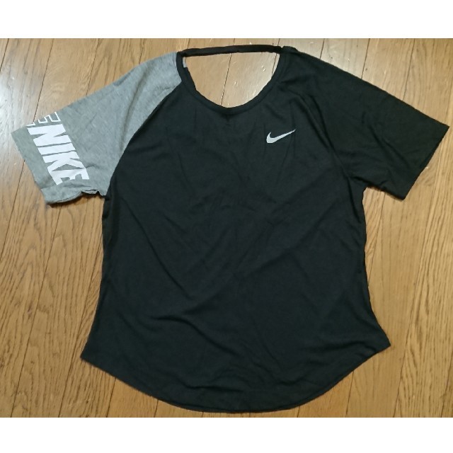 NIKE(ナイキ)の10/22限定価格！ ナイキ NIKE レディース Tシャツ 黒 Lサイズ レディースのトップス(Tシャツ(半袖/袖なし))の商品写真