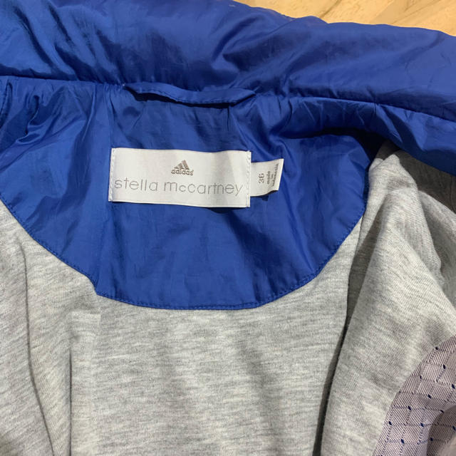 adidas by Stella McCartney(アディダスバイステラマッカートニー)の値下げ　adidas by Stella McCartney 半袖パーカ レディースのジャケット/アウター(ナイロンジャケット)の商品写真