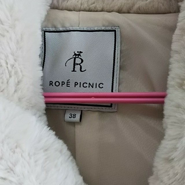 Rope' Picnic(ロペピクニック)の専用：フェイクファーのショートコート レディースのジャケット/アウター(毛皮/ファーコート)の商品写真