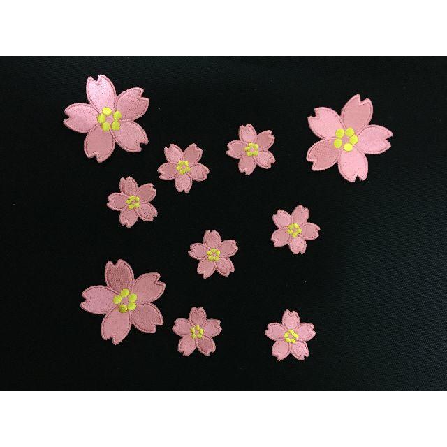 桜【色選択自由】　5枚１セット　アイロンワッペン 刺しゅう ハンドメイドのハンドメイド その他(その他)の商品写真