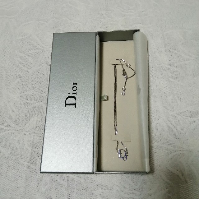 Dior ロゴネックレス