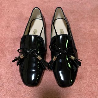 ザラ(ZARA)のZARA  エナメルフラットシューズ 新品(バレエシューズ)