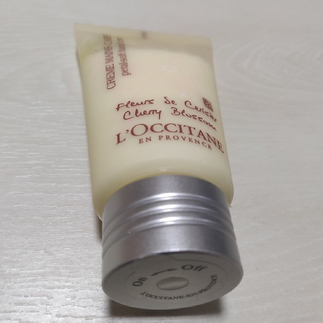 L'OCCITANE(ロクシタン)の新品未使用　ロクシタンハンドクリーム75ml コスメ/美容のボディケア(ハンドクリーム)の商品写真