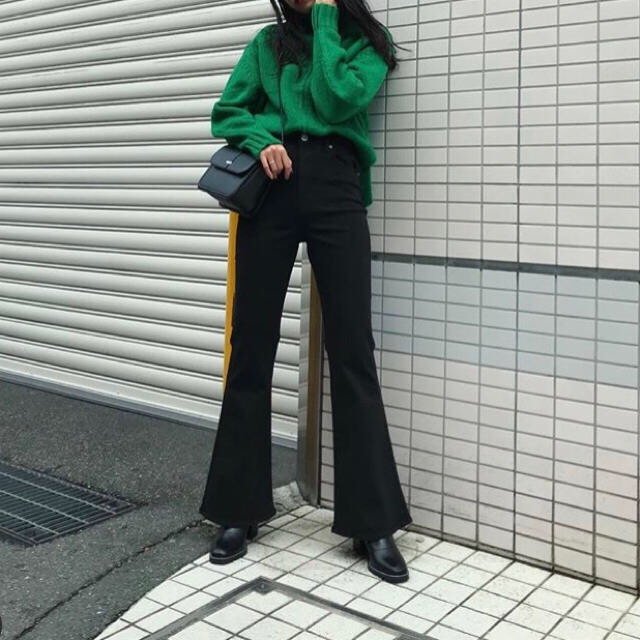 moussy(マウジー)のマウジー フレアデニム レディースのパンツ(デニム/ジーンズ)の商品写真