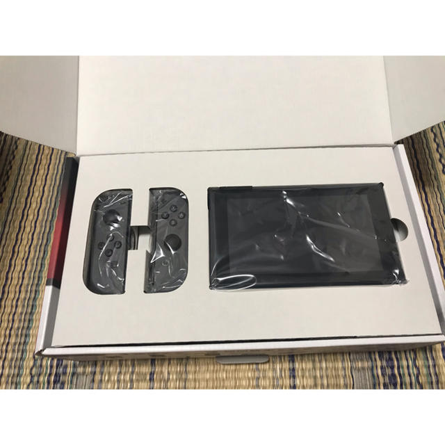 Nintendo Switch(ニンテンドースイッチ)のNintendo Switch Joy-Con(L)/(R) グレー エンタメ/ホビーのゲームソフト/ゲーム機本体(家庭用ゲーム機本体)の商品写真