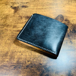 ブルーム  黒 二つ折り財布(折り財布)