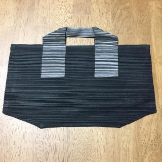 イッセイミヤケ(ISSEY MIYAKE)のISSEY MIYAKE   ミニバッグ(ハンドバッグ)