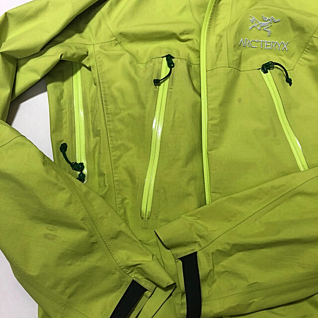 ARC'TERYX(アークテリクス)のARC'TERYX  マウンテンパーカー  レディース  XS スポーツ/アウトドアのアウトドア(登山用品)の商品写真