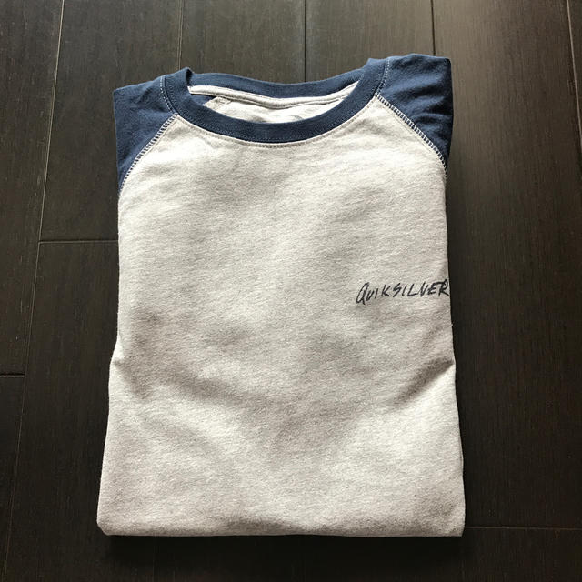 QUIKSILVER(クイックシルバー)のhavana様専用　　クイックシルバー　ロングＴシャツ　Sサイズ メンズのトップス(Tシャツ/カットソー(七分/長袖))の商品写真