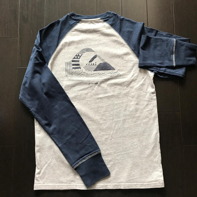 QUIKSILVER(クイックシルバー)のhavana様専用　　クイックシルバー　ロングＴシャツ　Sサイズ メンズのトップス(Tシャツ/カットソー(七分/長袖))の商品写真