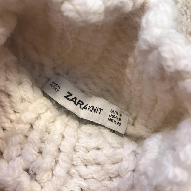 ZARA(ザラ)のZARA ケーブルニットセーター　タートル  ざっくり レディースのトップス(ニット/セーター)の商品写真