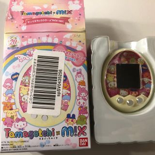 バンダイ(BANDAI)のたまごっちmix サンリオキャラクターver(携帯用ゲーム機本体)