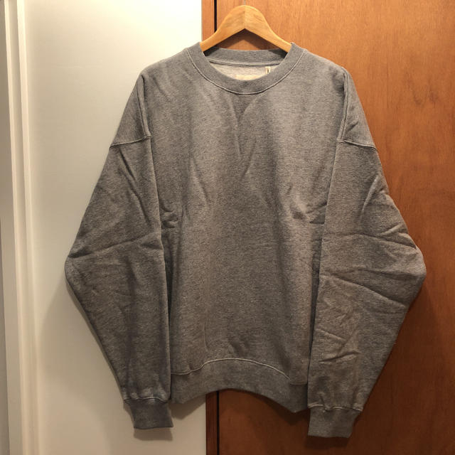 FEAR OF GOD(フィアオブゴッド)のESSENTIALS クルーネックスウェット メンズのトップス(スウェット)の商品写真