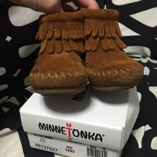 Minnetonka(ミネトンカ)のミネトンカ☆ベビー12㎝ キッズ/ベビー/マタニティのベビー靴/シューズ(~14cm)(ブーツ)の商品写真