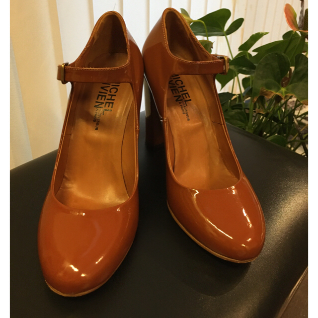 DEUXIEME CLASSE(ドゥーズィエムクラス)のミッシェルヴィヴィアン　太ヒールパンプス レディースの靴/シューズ(ハイヒール/パンプス)の商品写真
