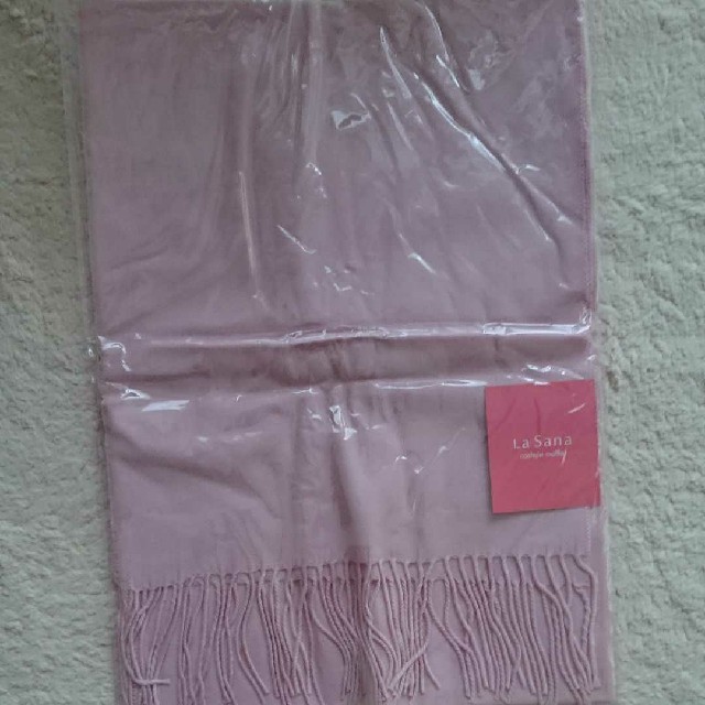 LaSana(ラサーナ)の送料込み 新品未開封 マフラー La Sana 薄いピンク レディースのファッション小物(マフラー/ショール)の商品写真