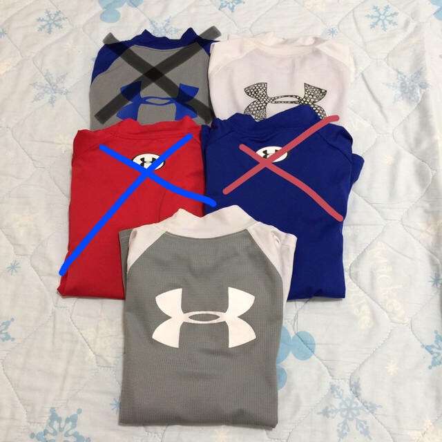 UNDER ARMOUR(アンダーアーマー)のヒッポ様専用🌟アンダーアーマー コンプレッションシャツ YLG 白2枚⑦ キッズ/ベビー/マタニティのキッズ服男の子用(90cm~)(Tシャツ/カットソー)の商品写真