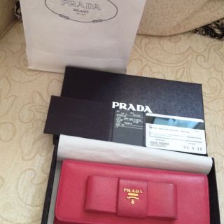 プラダ(PRADA)のPRADA♡サフィアーノリボン長財布(財布)