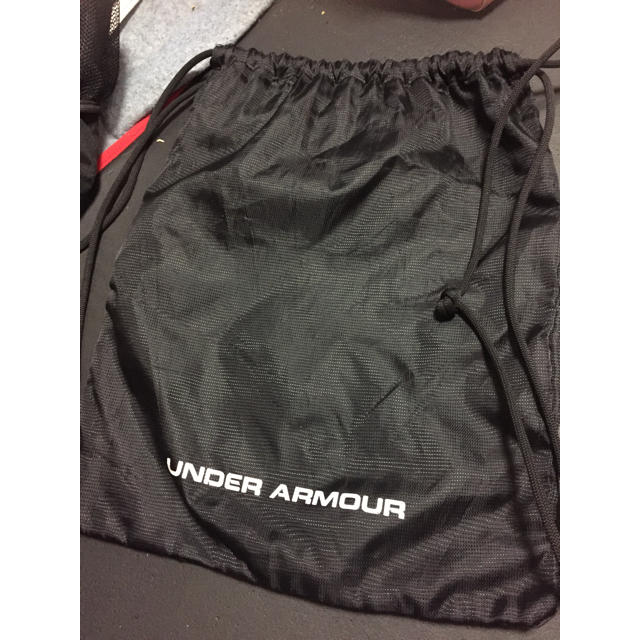 UNDER ARMOUR(アンダーアーマー)のアンダーアーマー シューズケース ナップサック スポーツ/アウトドアのトレーニング/エクササイズ(トレーニング用品)の商品写真