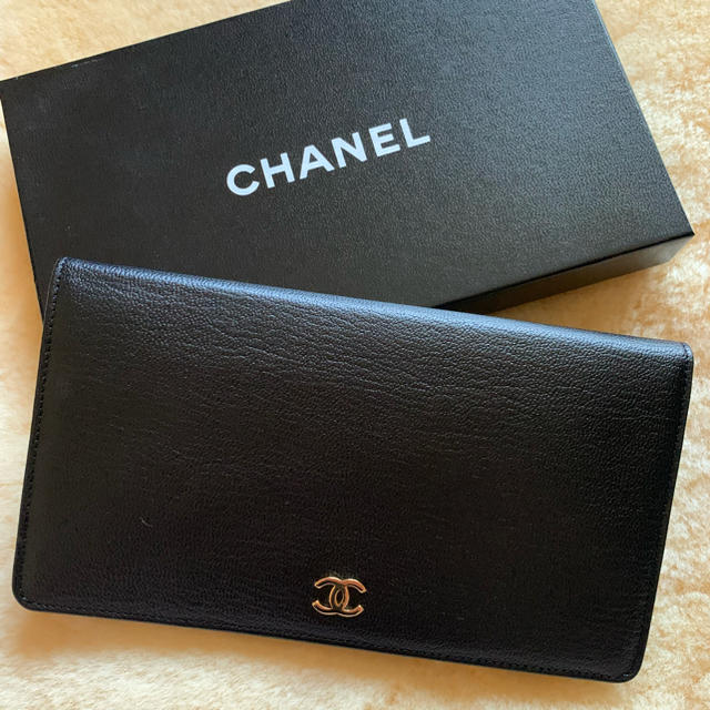 CHANEL(シャネル)の【CHANEL】二つ折り長財布 レディースのファッション小物(財布)の商品写真