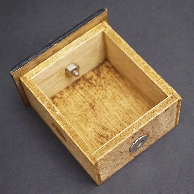 手動コーヒーミル 中古品 手挽き 豆挽き 古美術品  スマホ/家電/カメラの調理家電(コーヒーメーカー)の商品写真