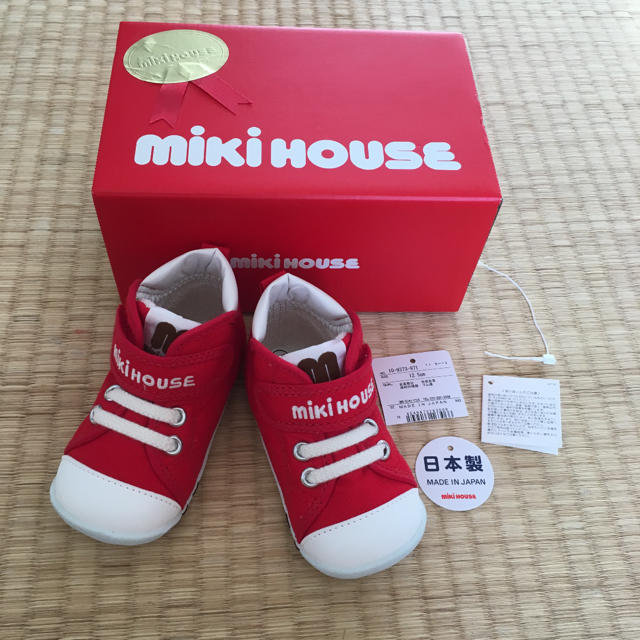 mikihouse(ミキハウス)のミキハウス ファーストシューズ 12.5 赤 キッズ/ベビー/マタニティのベビー靴/シューズ(~14cm)(スニーカー)の商品写真