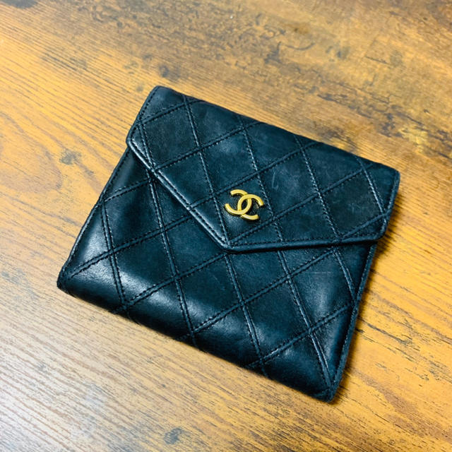 CHANEL(シャネル)のCHANEL二つ折り財布 レディースのファッション小物(財布)の商品写真