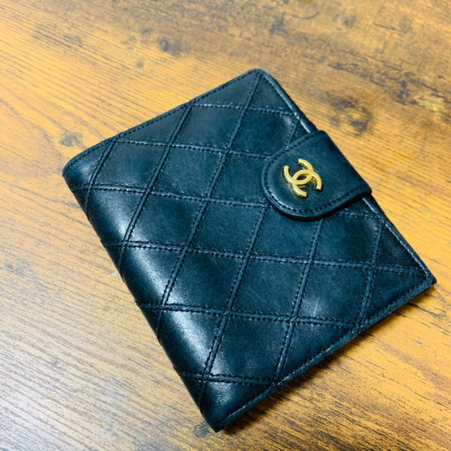 CHANEL(シャネル)のCHANEL二つ折り財布 レディースのファッション小物(財布)の商品写真