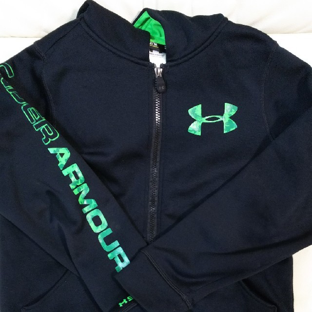 UNDER ARMOUR(アンダーアーマー)のlqv様専用  アンダーアーマーパーカー 150 キッズ/ベビー/マタニティのキッズ服男の子用(90cm~)(ジャケット/上着)の商品写真