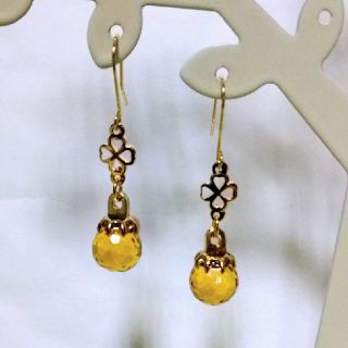 ガラスチャーム 四つ葉 フックピアス(ピアス)