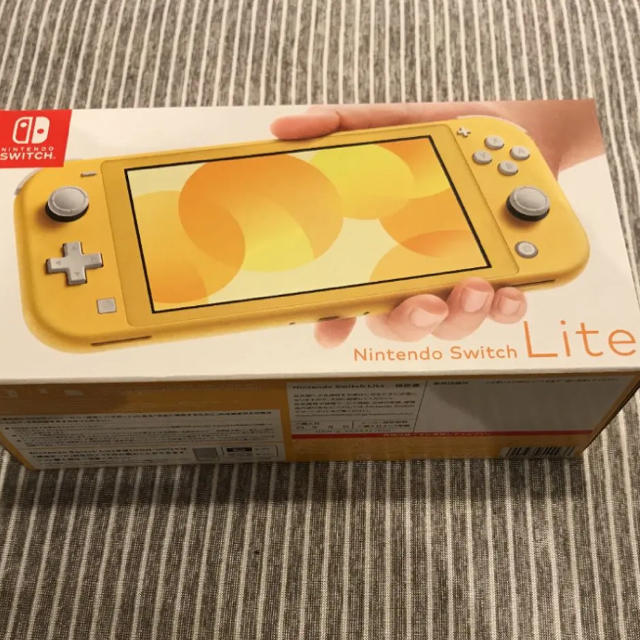 Nintendo Switch(ニンテンドースイッチ)のSwitch Lite スイッチライト イエロー エンタメ/ホビーのゲームソフト/ゲーム機本体(家庭用ゲーム機本体)の商品写真
