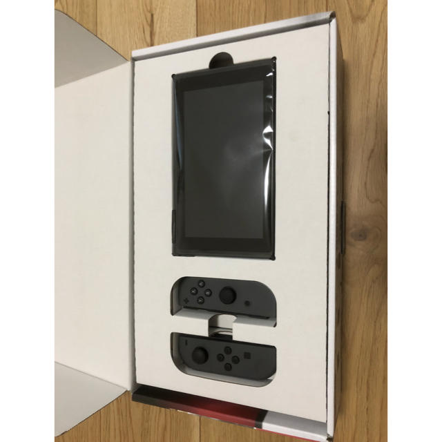 Nintendo Switch(ニンテンドースイッチ)の任天堂 スイッチ 本体 エンタメ/ホビーのゲームソフト/ゲーム機本体(家庭用ゲーム機本体)の商品写真