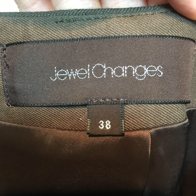 Jewel Changes(ジュエルチェンジズ)のジュエルチェンジズ　カーキ　台形スカート レディースのスカート(ミニスカート)の商品写真