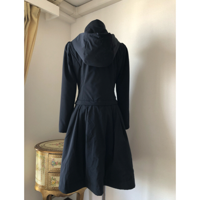 FOXEY(フォクシー)のFOXEY  Coat  Rainy Cocoon    フォクシー　　38  レディースのジャケット/アウター(ロングコート)の商品写真