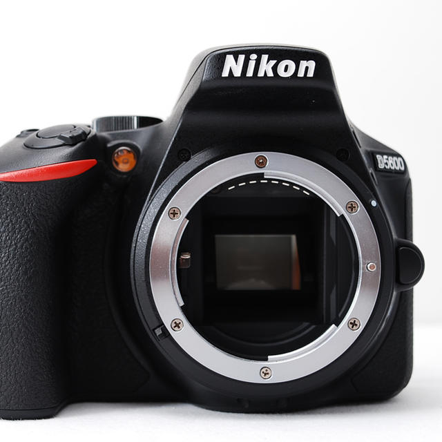 ショット数 466！ Nikon D5600 ボディ ブラック