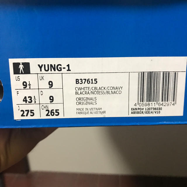 adidas(アディダス)のYUNG1 メンズの靴/シューズ(スニーカー)の商品写真