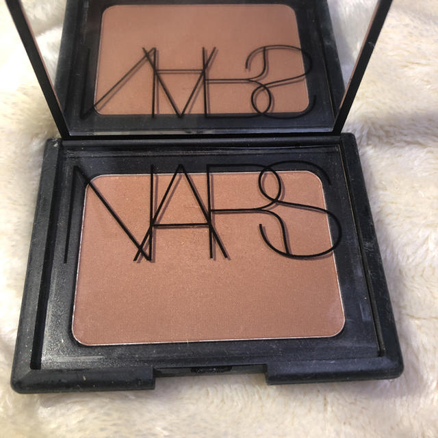 NARS(ナーズ)のNARS ブラッシュ ブロンズパウダー 5101N コスメ/美容のベースメイク/化粧品(フェイスパウダー)の商品写真